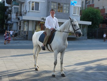 AYUD8760