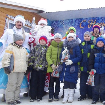 Школьные новогодние елки